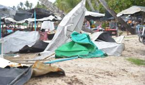 Policía Nacional pide a bañistas del Este estar atentos a las recomendaciones del COE por lluvias y fuertes vientos