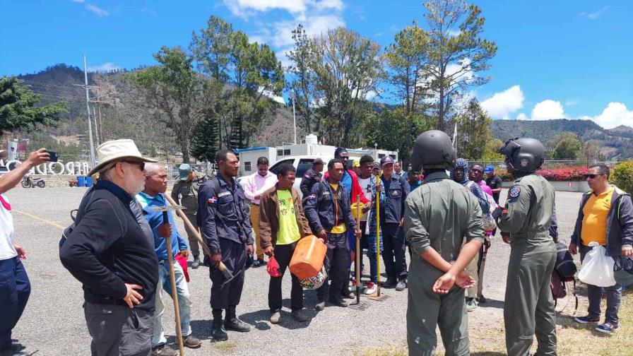 Más de 70 hombres intensifican labores contra incendios en el Parque Nacional José del Carmen Ramírez