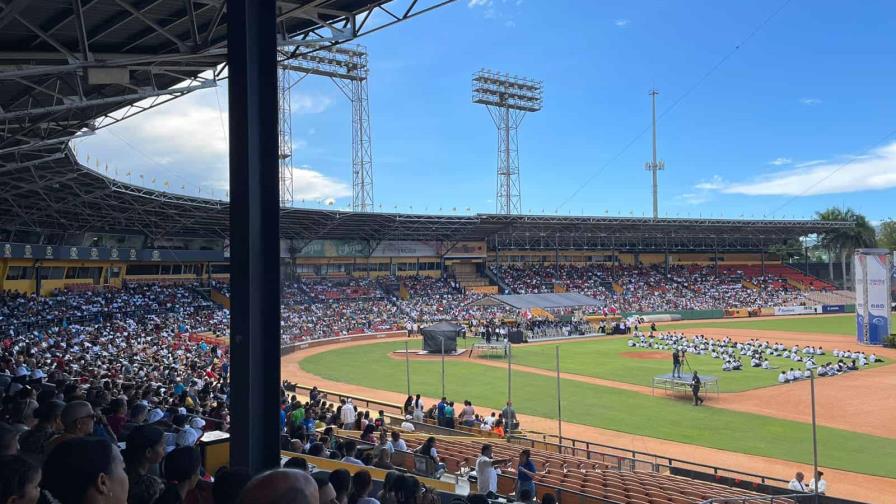 Estadio Cibao: Alrededor de 15 mil cristianos asistieron al evento Acércate a Dios 2023