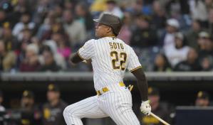 Soto conecta jonrón y Padres vencen a Bravos