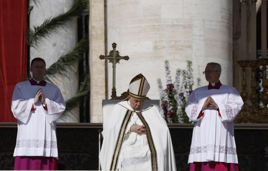 El papa ruega por la paz en Ucrania y Jerusalén en su mensaje de Pascua