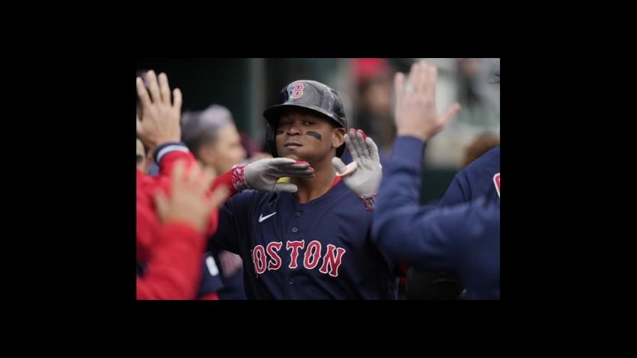 Devers aporta 2 jonrones a victoria de Medias Rojas