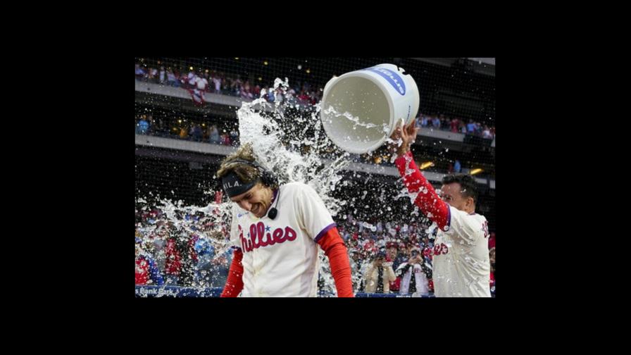 Stott produce en la 9na y Filis superan a Rojos