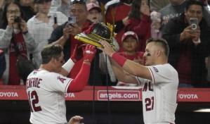 Jonrón de Trout da victoria a Angelinos sobre Azulejos