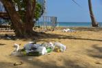 Quejas por basura, ruido y pocas ventas esta Semana Santa en Las Terrenas