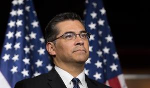 EE.UU.: Secretario de salud critica fallo de juez sobre aborto