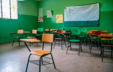 Unidad ADP llama a profesores a no subir fotos de estudiantes y no tener contacto fuera de escuela