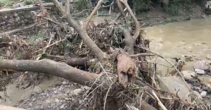 Crecida de río inunda decenas de viviendas en Jacagua de Santiago