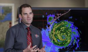 Brennan es nuevo director de Centro de Huracanes de EE.UU.