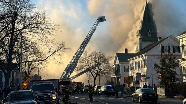 Se incendia una iglesia en Massachusetts después de Semana Santa