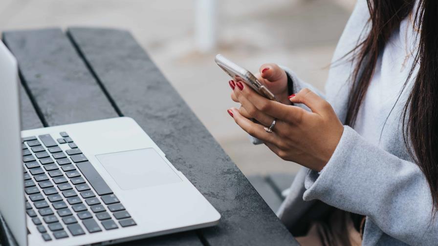 El 75% de los usuarios de apps de citas usaría ChatGPT para tener conversaciones cautivadoras