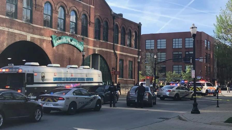 Cinco muertos en un tiroteo en el centro de la ciudad de Louisville, EE.UU.