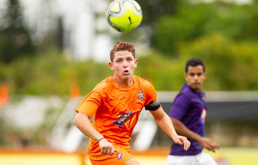 Iberia y Pequeños Gigantes dan apertura a la copa de fútbol intercolegial