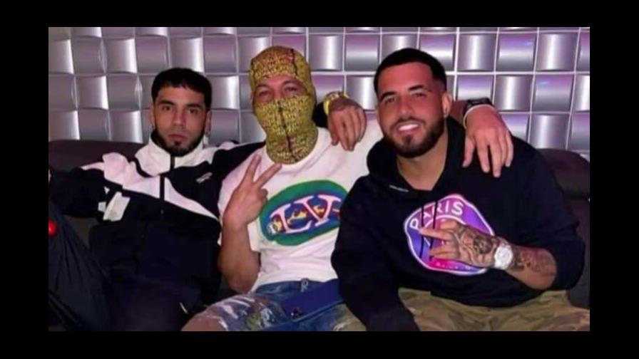 Anuel AA en medio de la polémica por publicar foto con un presunto líder criminal en Venezuela Anuel AA en medio de la polémica por publicar foto con un presunto líder criminal en Venezuela