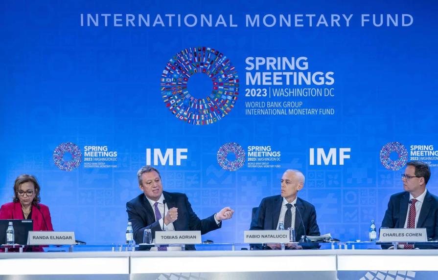 FMI advierte riesgos colaterales en sector financiero por subida de tipos de interés