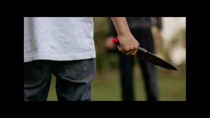 Estudiante ataca con un cuchillo a tres compañeros y profesora en Brasil Estudiante ataca con un cuchillo a tres compañeros y profesora en Brasil