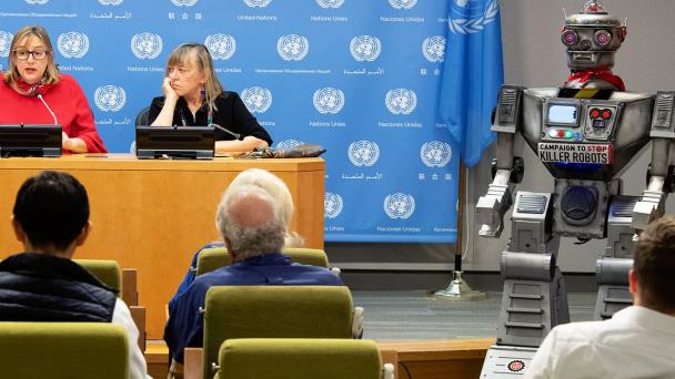 Nueve robots responderán a los periodistas en una conferencia de prensa