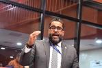 Senador sugiere colocar un grillete a quien intente agredir a una mujer Senador sugiere colocar un grillete a quien intente agredir a una mujer