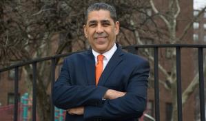 Adriano Espaillat asegura que Joe Biden jam&aacute;s impulsar&iacute;a plan que atente contra soberan&iacute;a de RD