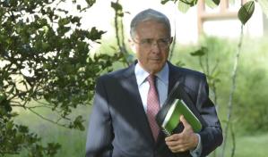 Expresidente Uribe sufre un nuevo revés en investigación por sobornos en Colombia