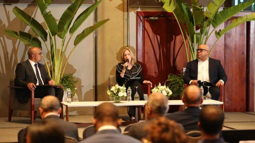 Menos del 1.4 % de la población dominicana mira a la educación como una prioridad Menos del 1.4 % de la población dominicana mira a la educación como una prioridad