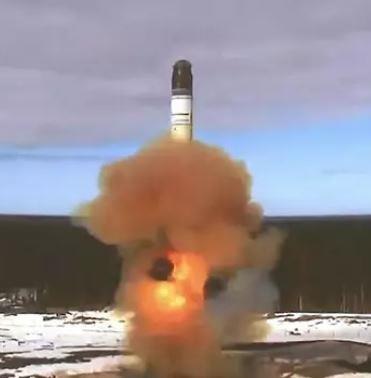 Rusia prueba un misil balístico intercontinental