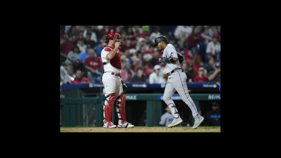 Arráez batea para el ciclo; Marlins derrotan a Filis