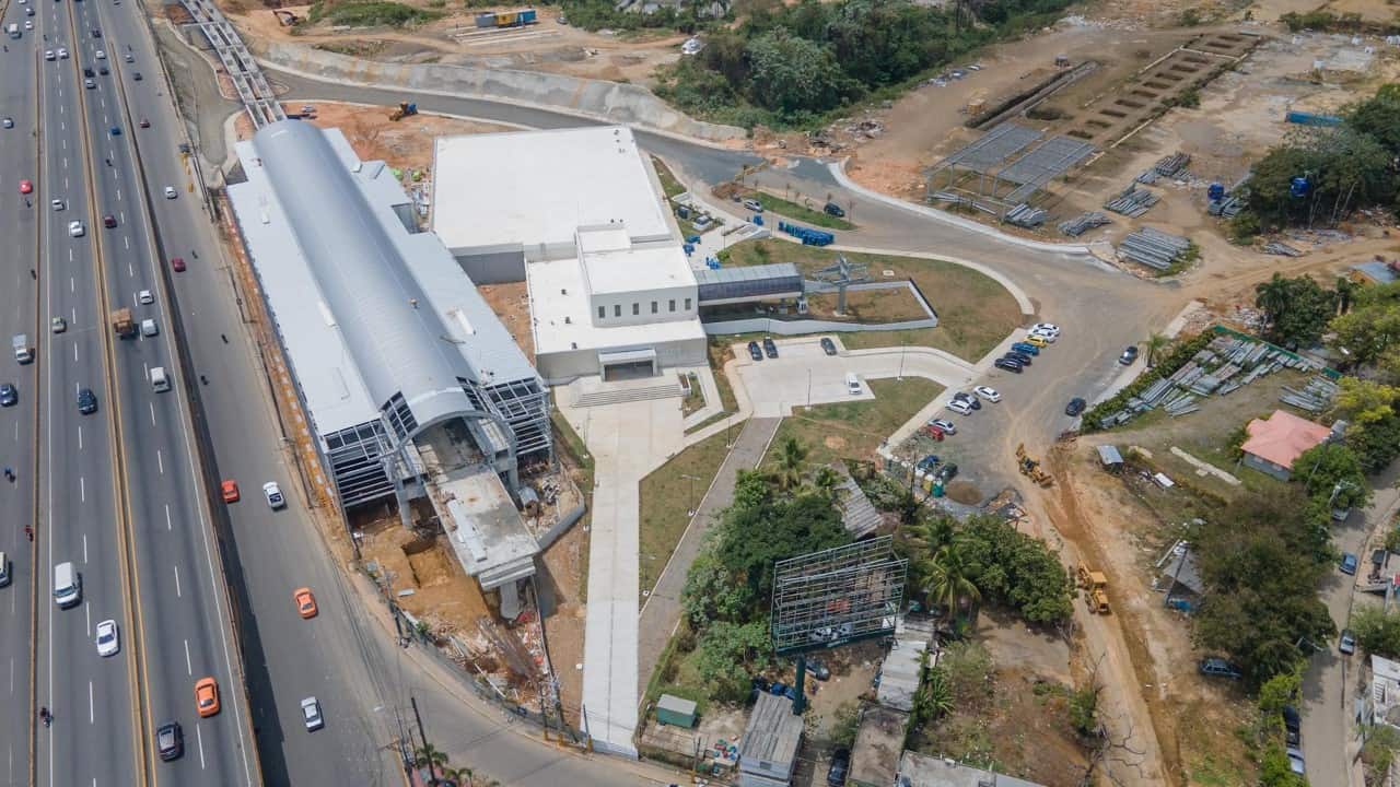 Otra vista de la terminal de Los Alcarrizos