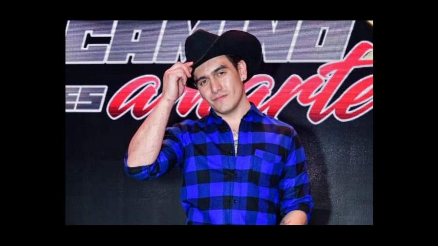 Denuncian funeraria filtra video del cuerpo del cantante Julián Figueroa Denuncian funeraria filtra video del cuerpo del cantante Julián Figueroa