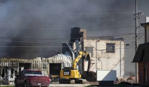 Miles de evacuados en EE.UU. por incendio en planta de reciclaje de plásticos