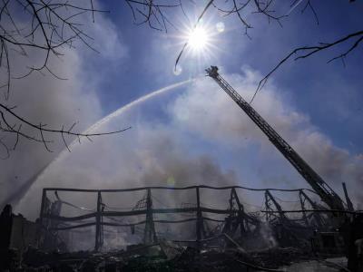 Un incendio en una planta provoca nube tóxica en EE.UU.
