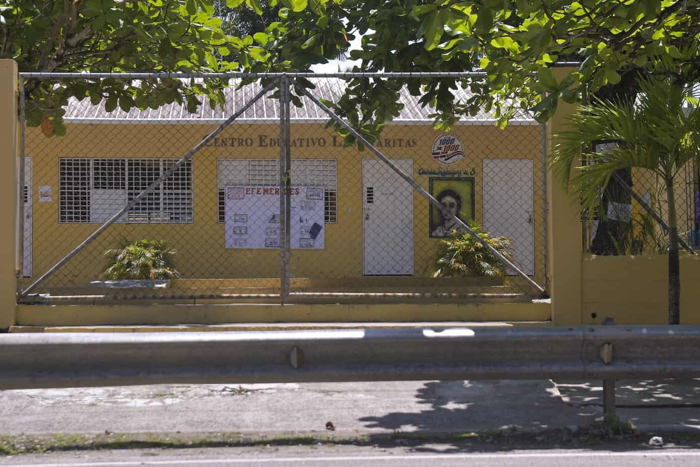 Fachada de la escuela. 