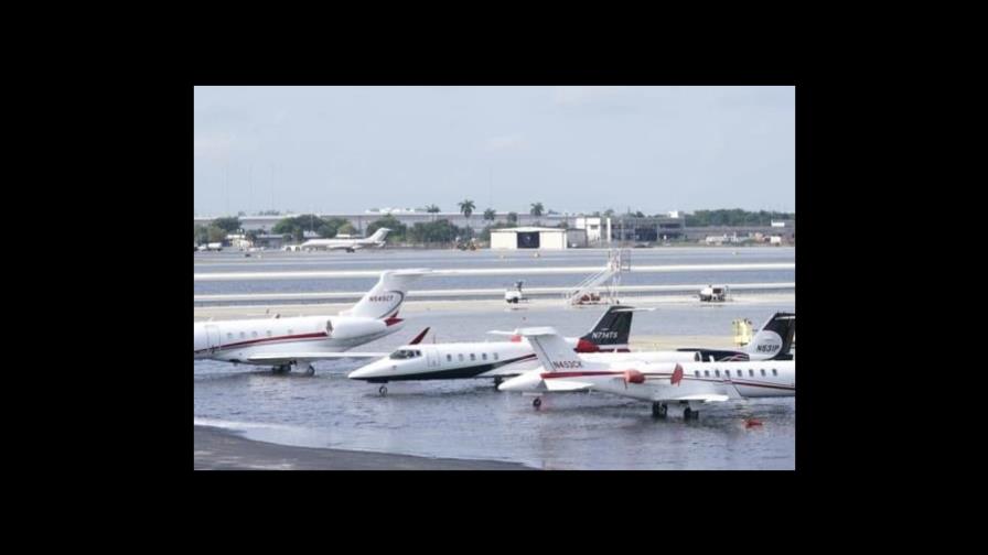 Aeropuerto de Fort Lauderdale, afectado una vez más por las lluvias en Florida