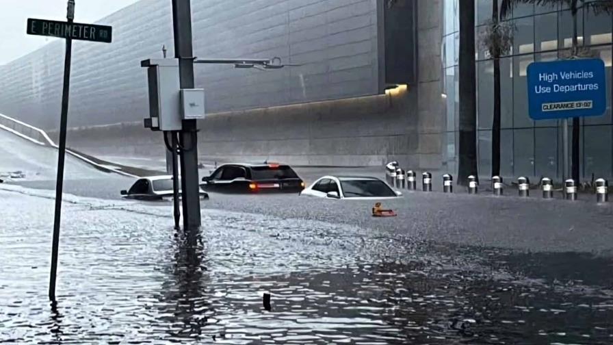 Aeropuerto de Fort Lauderdale seguirá cerrado hasta el viernes por lluvias en Florida