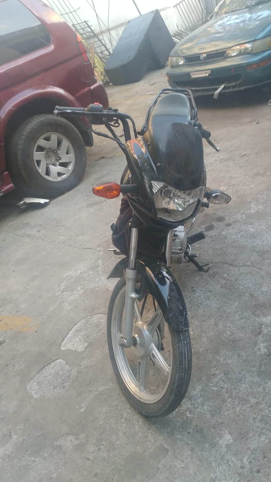 Motocicleta en la que se trasladaban los victimarios. 