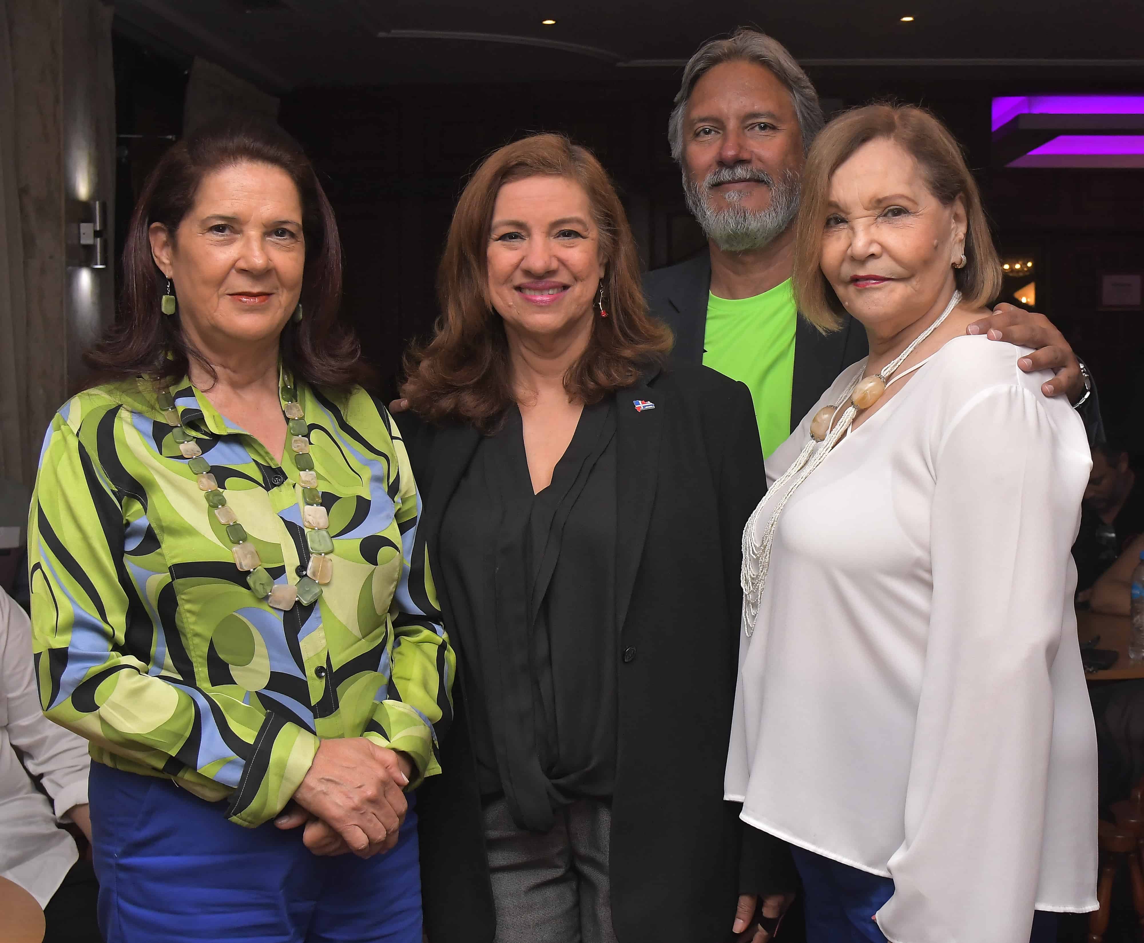 Amarilis Rodríguez, Elvira Taveras, Lilianna Díaz y Rafael Ramírez.