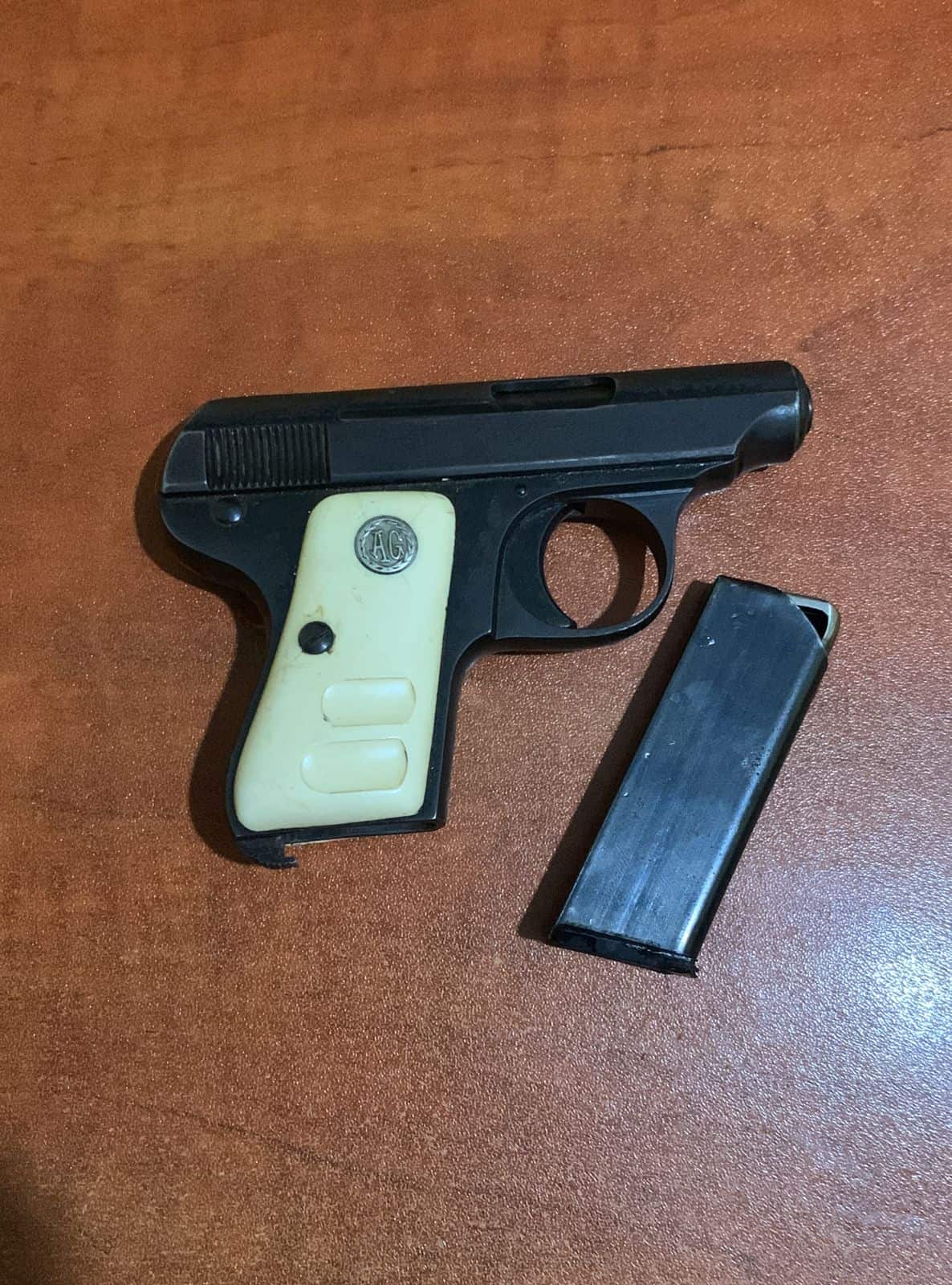 Arma con la que le habrían disparado. 