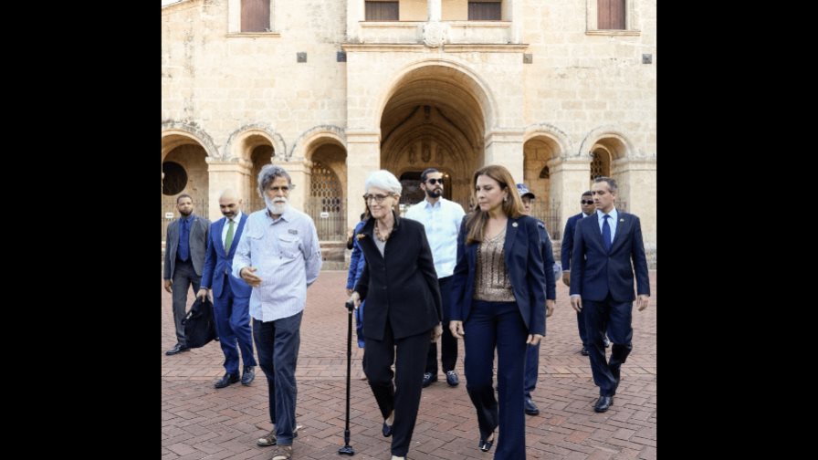 La subsecretaria Wendy Sherman fue a la Zona Colonial en su visita de un día a República Dominicana