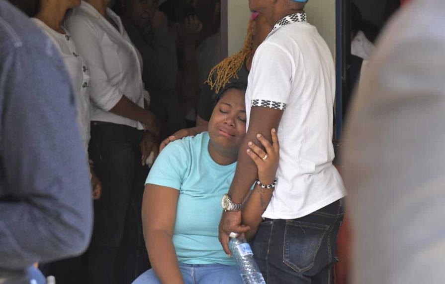Consternación y dolor en Las Garitas de Samaná por muerte de dos niñas en accidente frente a escuela