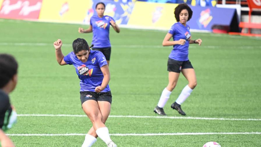 Iberia y Leonardo Da Vinci debutan ganando en copa intercolegial de fútbol Iberia y Leonardo Da Vinci debutan ganando en copa intercolegial de fútbol