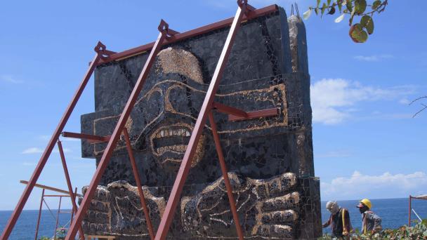 Restauran Monumento a los Héroes del 30 de Mayo