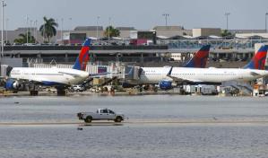 Aeropuerto de Fort Lauderdale reabre tras inundaciones en La Florida
