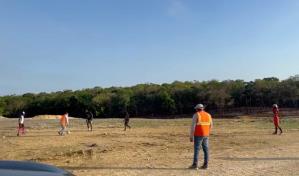 Juego de fútbol en el vertedero de Duquesa