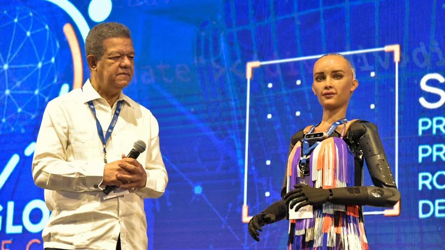 Funglode cumple 25 años como referente de análisis e investigación