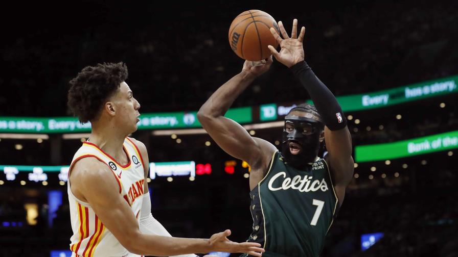 Brown anota 29; Celtics abren serie venciendo a Hawks