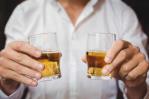 Jóvenes que abusan del alcohol son más propensos a sufrir un ACV