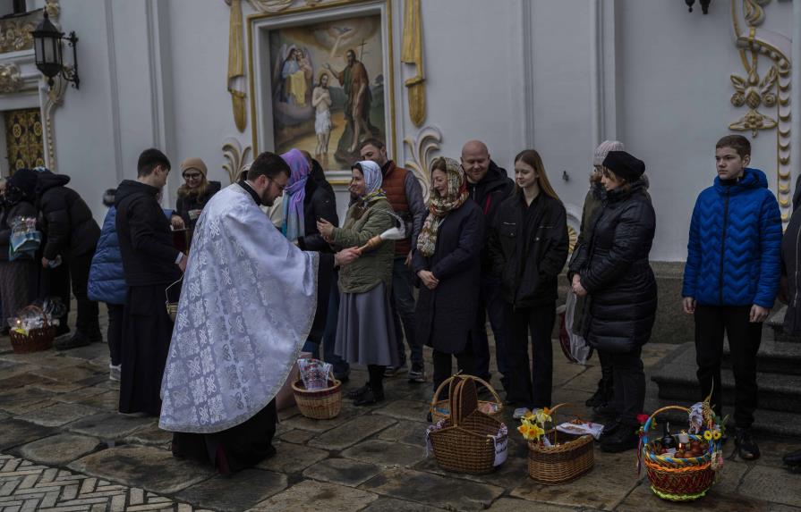 Rusia y Ucrania intercambian prisioneros por Pascua ortodoxa