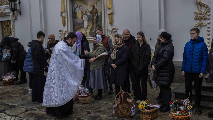 Rusia y Ucrania intercambian prisioneros por Pascua ortodoxa Rusia y Ucrania intercambian prisioneros por Pascua ortodoxa