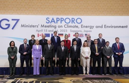 El G7 se compromete a acelerar el cambio a energías limpias
