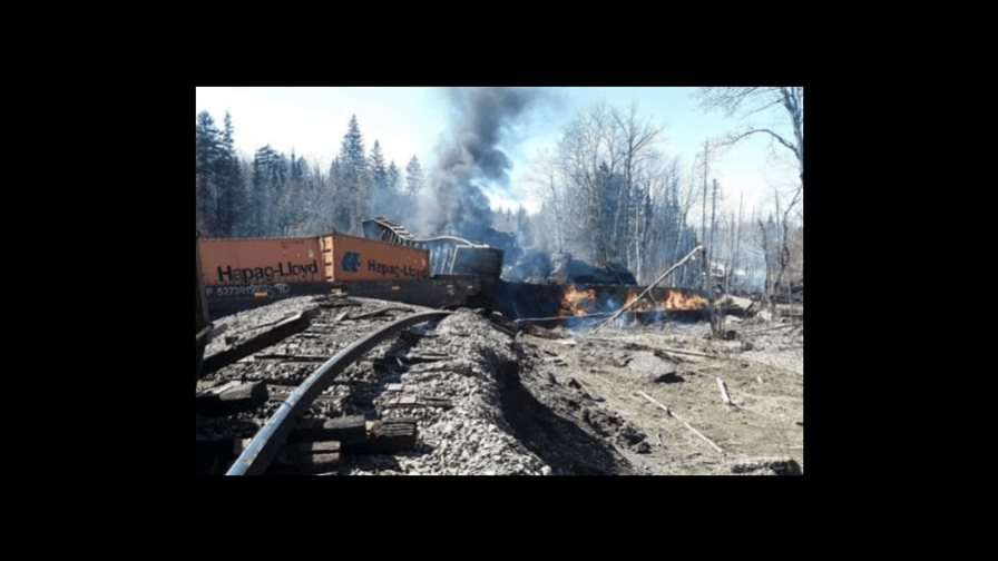 Comienza la limpieza tras el descarrilamiento de un tren en Maine, EE.UU. Comienza la limpieza tras el descarrilamiento de un tren en Maine, EE.UU.